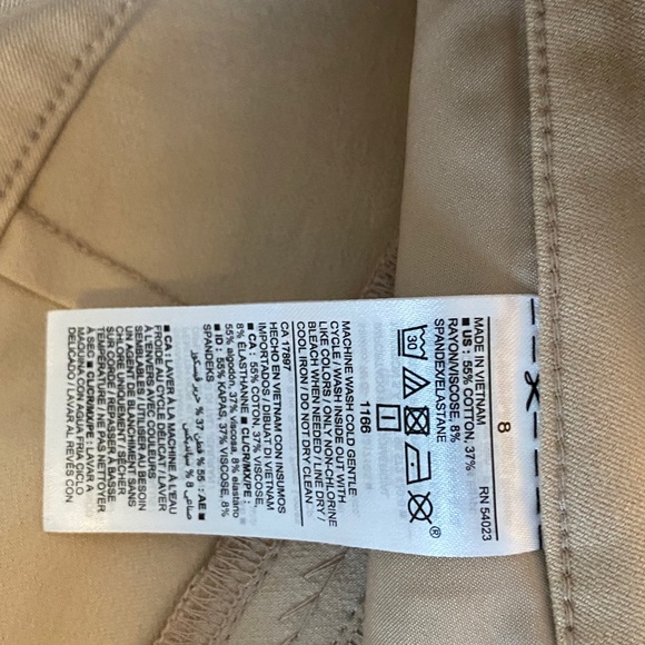 Old navy women’s khakis - Picture 4 of 4